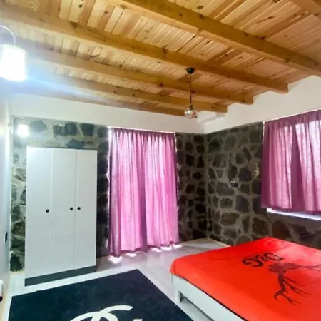 Sapanca Tas Konak *